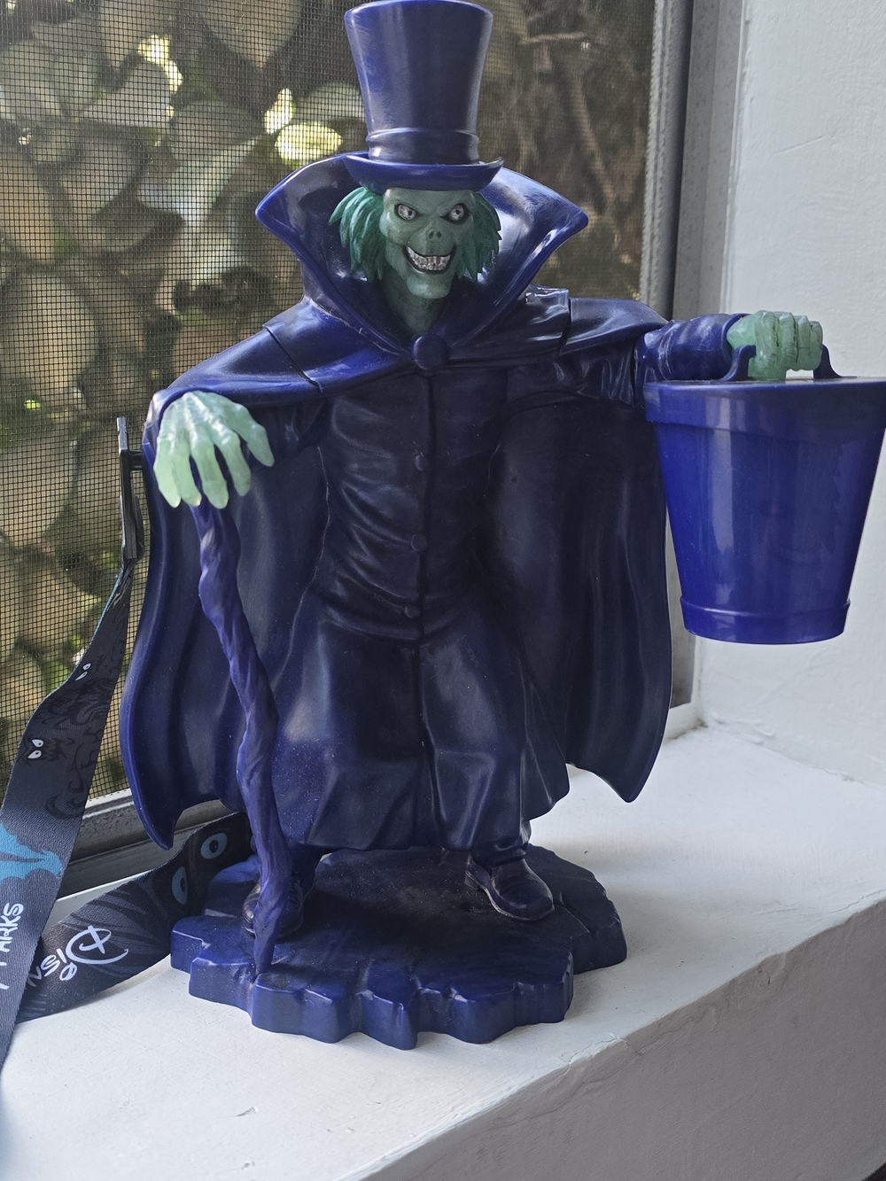 Disneyland Haunted Mansiom Hatbox Ghost Sipper